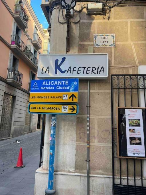 Charming & Spacious Apartment In Historic Centre & Short Walk To Beach Alicante Luaran gambar
