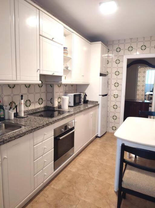 Charming & Spacious Apartment In Historic Centre & Short Walk To Beach Alicante Luaran gambar