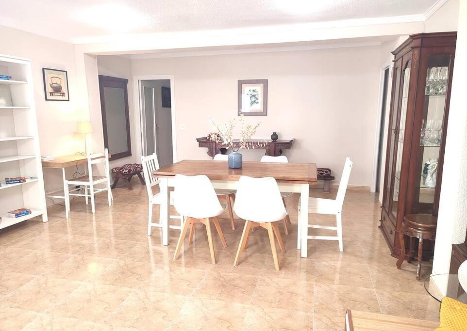 Charming & Spacious Apartment In Historic Centre & Short Walk To Beach Alicante Luaran gambar