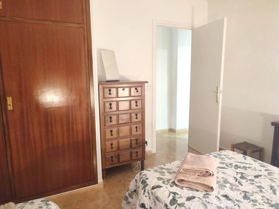 Charming & Spacious Apartment In Historic Centre & Short Walk To Beach Alicante Luaran gambar